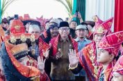 Hadiri Pagelaran Budaya Karo, Gubernur Mirza Ajak Generasi Muda Lestarikan Budaya