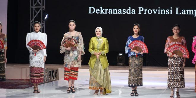 Ketua Dekranasda Provinsi Lampung Buka Lampung Fashion Tendance 2025, Tampilkan Desainer dari Sejumlah Negara