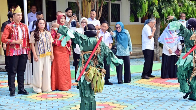 Zita Anjani Buka Pelatihan Pembuatan Tuping 12 Wajah, Siapkan 1000 Penari untuk HUT ke-69 Lampung Selatan