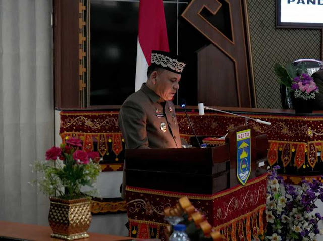 Wali Kota Metro H.Bambang Imam Santoso hadiri Sidang Paripurna, tentang Pandangan Umum Fraksi terkait Raperda Perubahan