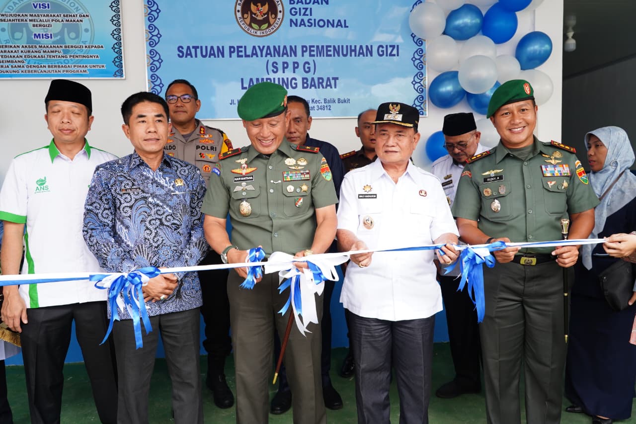 DANREM 043/GARUDA HITAM RESMIKAN DAPUR SPPG “JALAN KEHIDUPAN” DI WAY MENGAKU, LAMPUNG BARAT