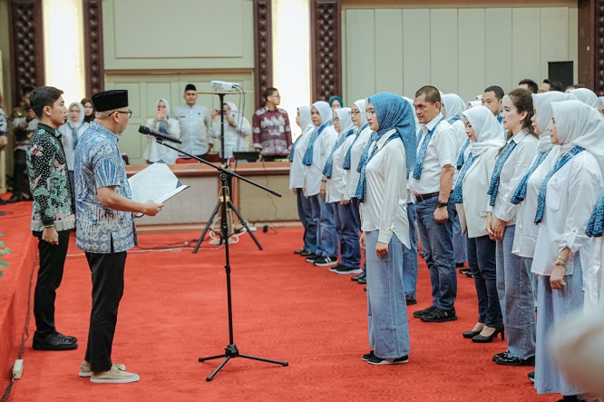 Gubernur Kukuhkan Ketua Umum Persatuan Komunitas Disabilitas Provinsi Lampung