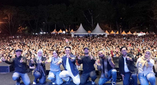 Ribuan Warga Ramaikan Opening Lamsel Fest 2025, Bupati Egi: Celebration of Culture!