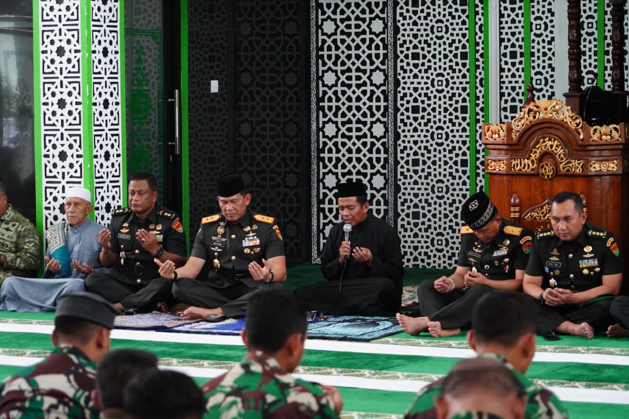 Pangdam XXI/Radin Inten Pimpin Doa Bersama Hari Juang TNI AD 2025 “Manunggal Dengan Rakyat, Indonesia Bersatu dan Maju!”