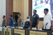 Karya Bakti Hari Juang TNI AD 2025, Kodam XXI/Radin Inten Bersihkan Pantai Payangan
