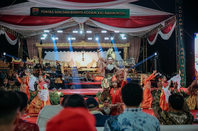 Gubernur Apresiasi Pendekatan Seni dan Budaya Lokal yang Dilakukan Kodam XXI/Radin Inten