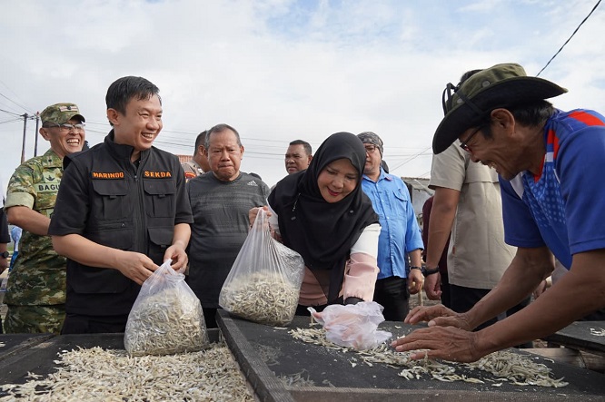 Pulau Pasaran Sentra Pengolahan Ikan Teri Terbesar di Lampung