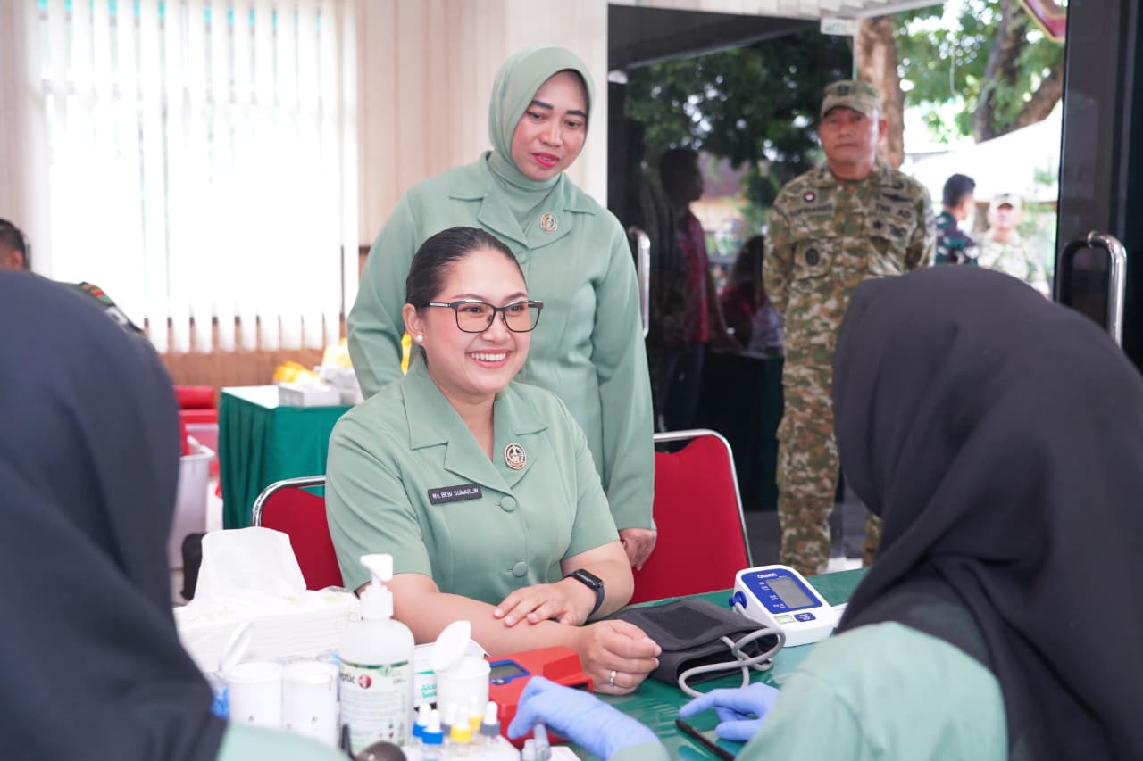 “Setetes Darah, Sejuta Harapan”: Persit KCK Koorcabrem 043 Himpun 150 Kantong Darah di HUT ke-80