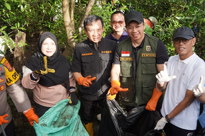 Wali Kota Eva Dwiana Korve Bersama Pemerintah Provinsi Lampung di Pulau Pasaran