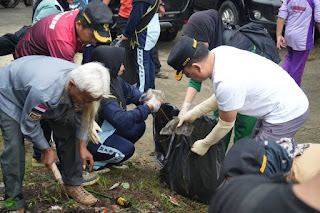 HI.Bambang Imam Santoso Walkot Metro Pimpin Gerakan Bersih-Bersih Serentak (Korve) Kota Metro