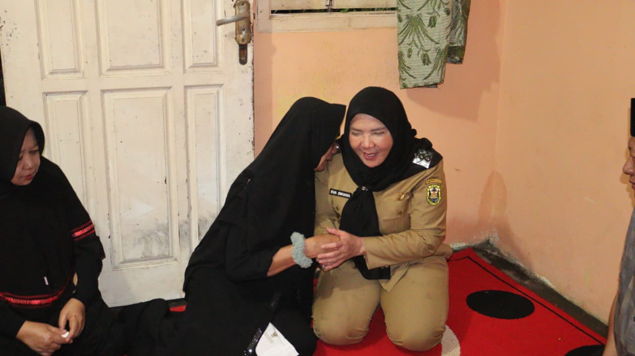 Dafi Ditemukan, Wali Kota Bandar Lampung Eva Dwiana Sambangi Rumah Duka