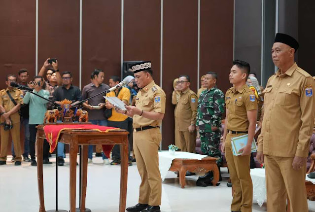 Wali Kota Metro Hi.Bambang Imam Santosa Lantik 100 Pejabat Baru, Fokus pada Pelayanan Publik Lebih Baik