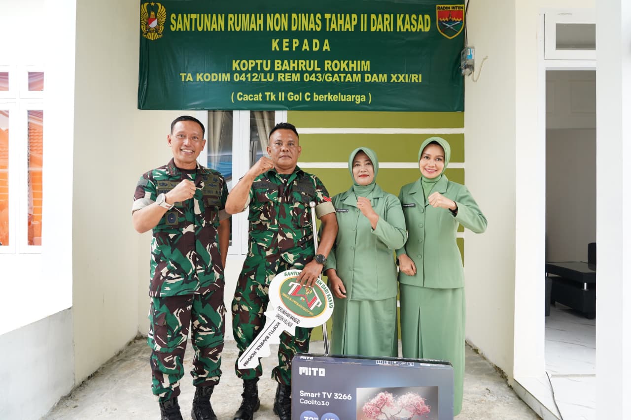 TNI AD Hadir untuk Pahlawan Bangsa: Danrem 043/Gatam turut Hadiri Penyerahan Rumah Santunan Kasad Tahap II