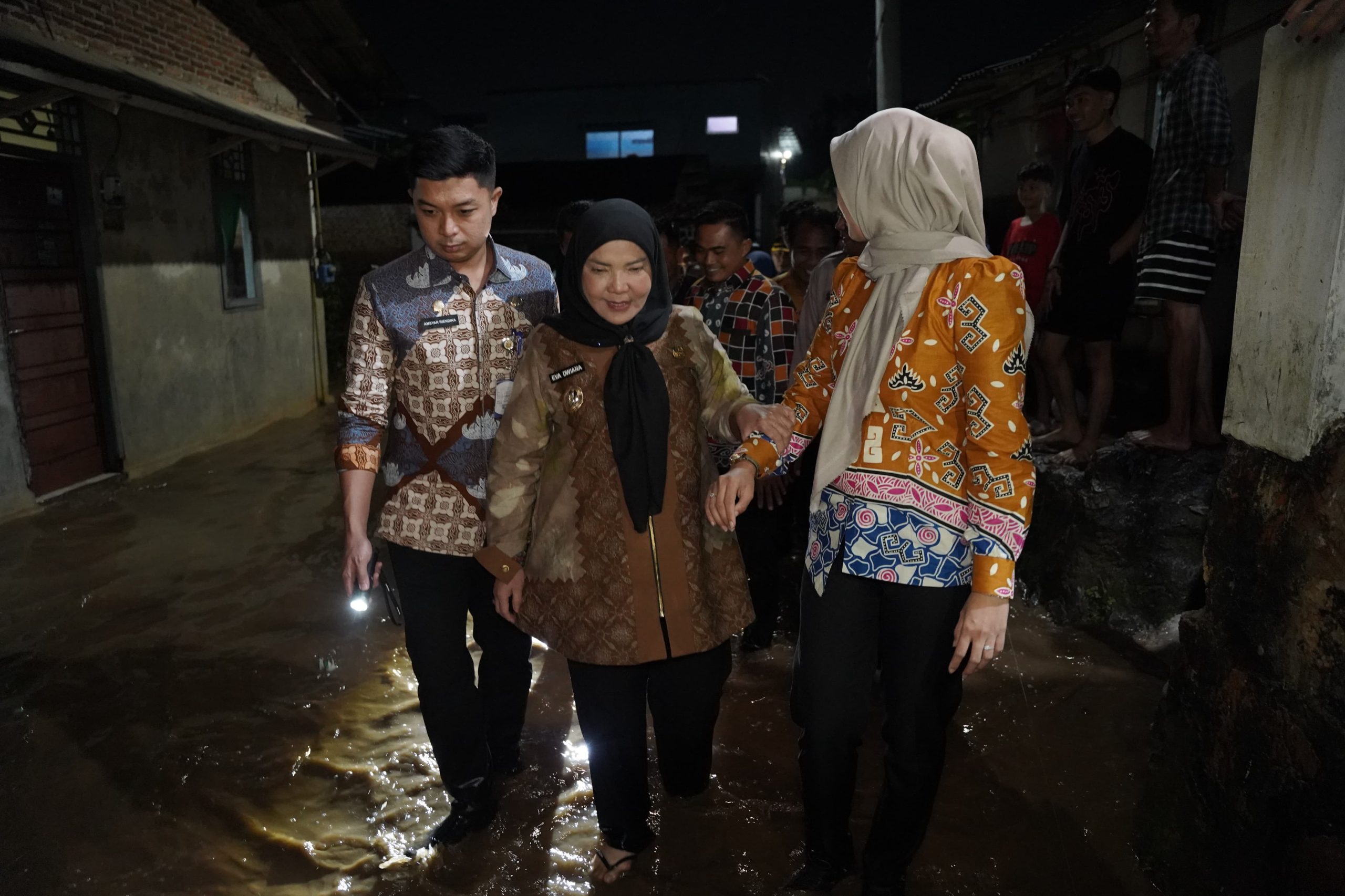 Walikota Bandar Lampung Beri Bantuan Korban Terdampak Banjir 