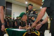 Pimpinan Korem 043/Gatam Di Ganti, Tongkat Komando Diserahterimakan