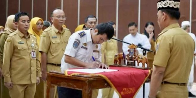 Walikota Metro Ambil Sumpah Jabatan & Lantik 100 Pejabat Baru, Fokus Pelayanan Publik Lebih Baik