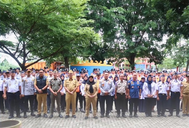 Ramadhan Berkah, Wali Kota Bagikan Dua Tiket Umrah Ke Petugas Dishub Bandar Lampung