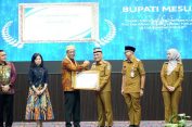 Wali Kota Metro HI. Bambang Terima Penghargaan dari Menteri Hukum RI atas Dukungan Pos Bantuan Hukum Desa/Kelurahan
