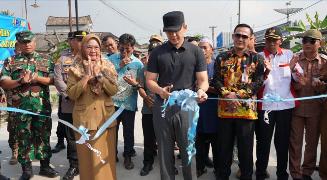 Bupati Egi Resmikan Akses Bumi Daya-Trimomukti, UMKM Singkong Terdongkrak