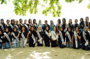 Zita Anjani Ajak Finalis Muli Mekhanai Bersih  Pantai Semukuk, Titip Misi Jaga Lingkungan