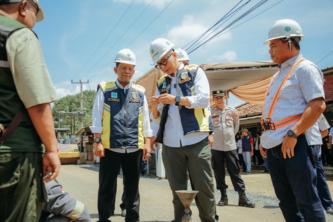 Gubernur Kawal Perbaikan Ruas Jalan Provinsi Wates–Metro, Telan Anggaran Rp14,67 Miliar