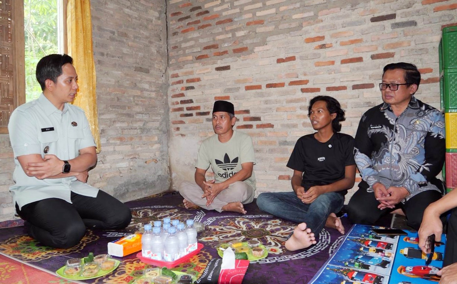 Korban Calo Kapal Ikan Merauke, Aji Pulang dalam Luka, Bupati Egi: Jangan Mudah Percaya Janji Kerja