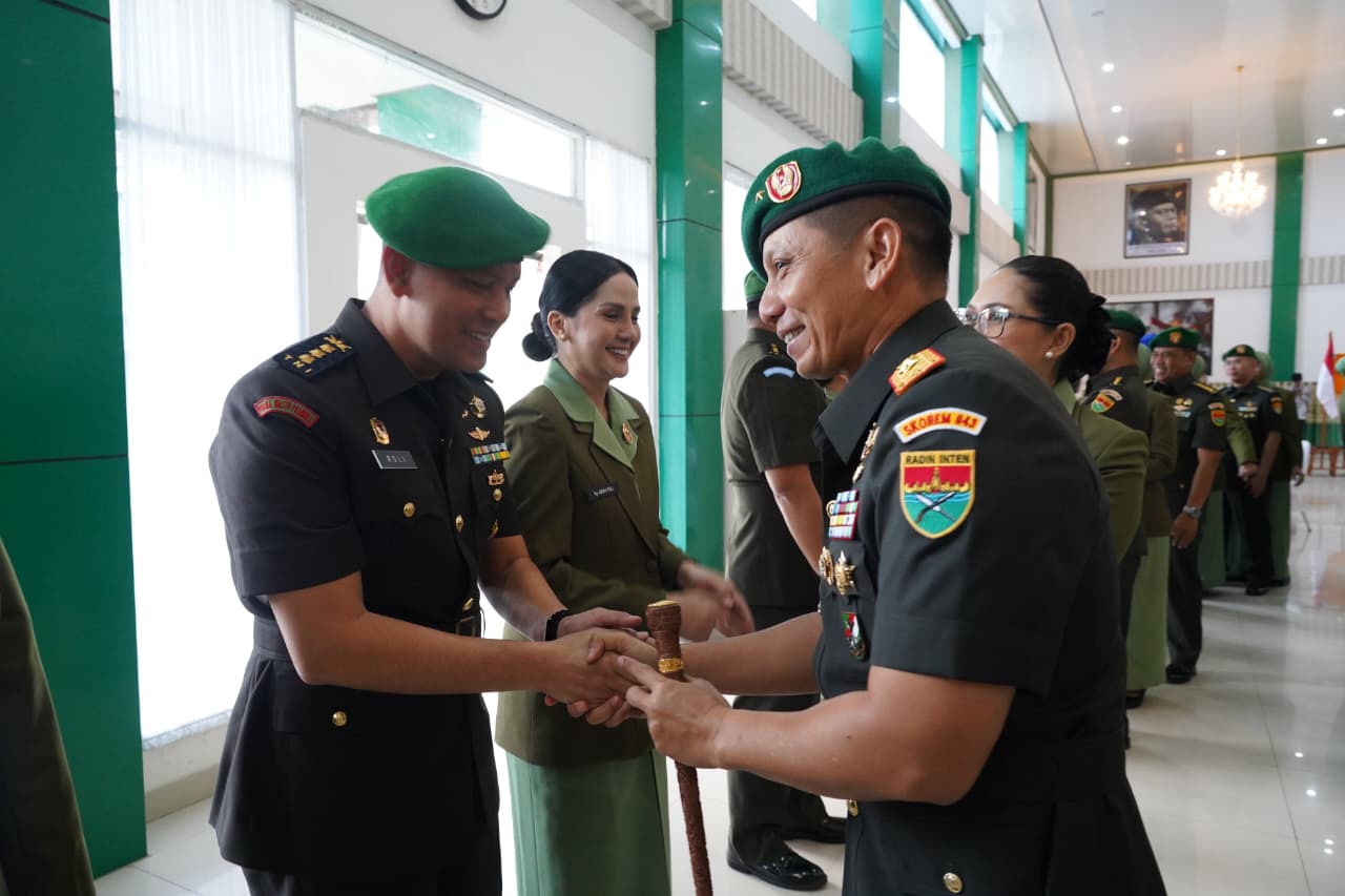 Danrem 043/Gatam Hadiri Tradisi Satuan dan Sertijab Pejabat Kodam XXI/RI