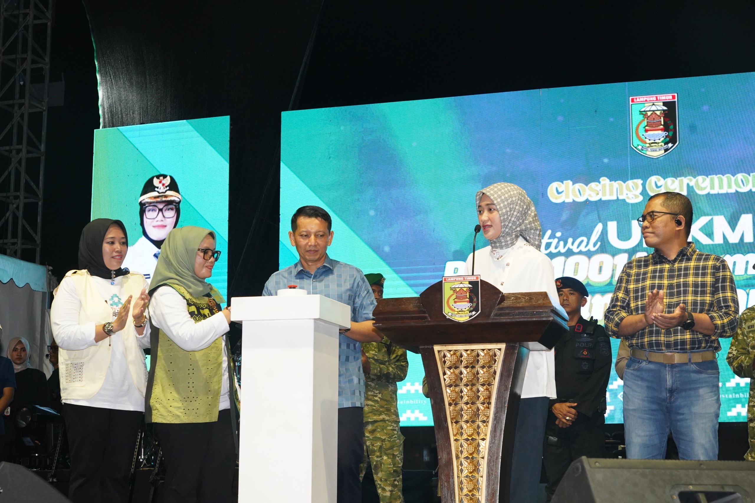 Danrem 043/Gatam Hadiri Closing Ceremony Festival UMKM dan Pasar 1001 Malam HUT Ke-27 Lampung Timur