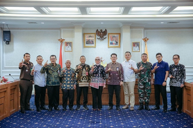 Gubernur Rahmat Mirzani Djausal Bentuk Tim Koordinasi Penanganan dan Penyelesaian Masalah Pertanahan di Provinsi Lampung