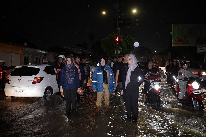 Hujan Deras Guyur Bandar Lampung, Wali Kota Gerak Cepat Pantau Kondisi Masyarakat