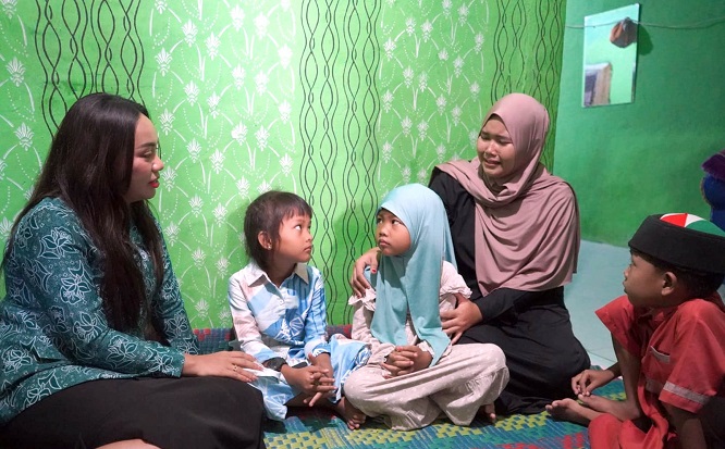 Tangis Ibu Ini Pecah! 3 Anaknya Idap Thalasemia, Zita Anjani Datang Bawa Harapan