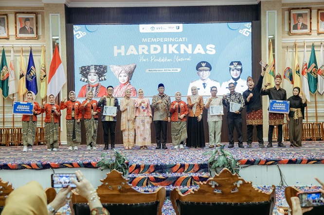 Gubernur Hadiri Penyerahan Juara Lomba Cawo Bubalah Lampung, Tanamkan Kecintaan Budaya dan Identitas Daerah