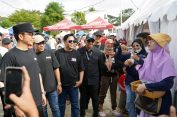 Di Tengah Hingar Bingar Indonesian Drift Series 2026, Bupati Egi Sempatkan Jajan Dagangan Pelaku UMKM