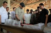 Gubernur Mirza Tinjau Pasar Murah di Bandar Negeri Suoh, Warga Antusias Berburu Bahan Pokok