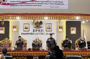 DPRD dan Pemkab Lamsel Tandatangani Berita Acara Ranperda PSU Perumahan