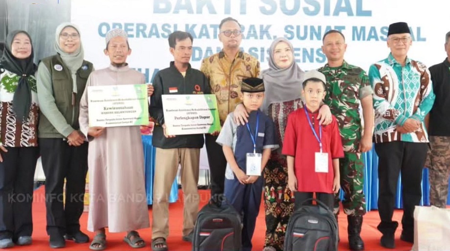 Pemkot Bandar Lampung Gelar Sunatan Massal dan Operasi Katarak Kolaborasi bersama Kemensos RI