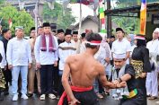 Hujan Tak Surutkan Semangat Warga, Bupati Egi Hadir Menguatkan Tradisi Sedekah Bumi yang Mengakar 206 Tahun