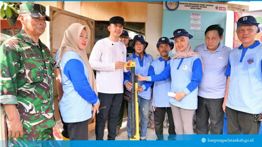 Bupati Egi Resmikan Bank Sampah Lapah Khagom Jejama, Bukti Perubahan Besar Bisa Dimulai dari Desa