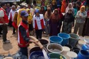 PMI Lampung Distribusikan Bantuan  Air Bersih Ke Warga Terdampak Krisis  Air
