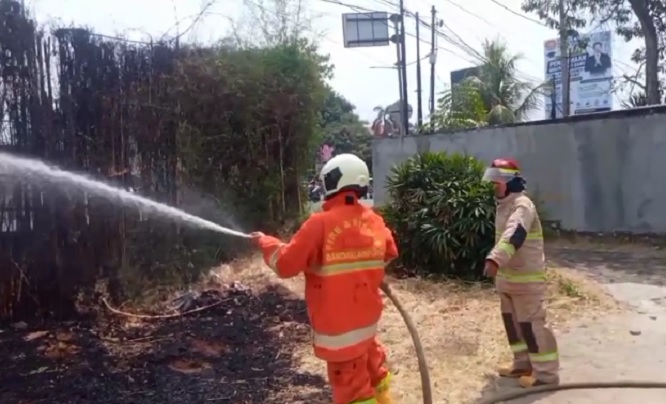 Damkarmat Bandar Lampung Tangani Tiga Kebakaran dalam Sehari, Mayoritas Dipicu Bakar Sampah