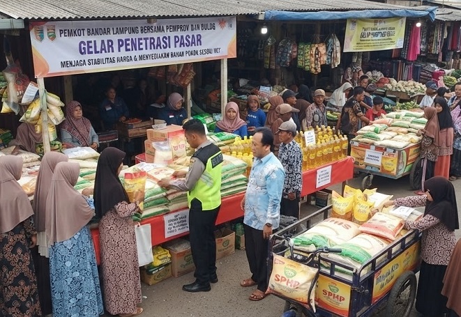 Pemkot Bandar Lampung, Pemprov dan Bulog Gelar Penetrasi Pasar, Bahan Pokok Dijual Sesuai HET