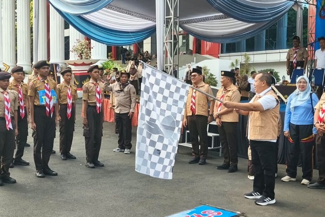 Sekda Kota Bandar Lampung Lepas Peserta Lomba Gerak Jalan Pramuka