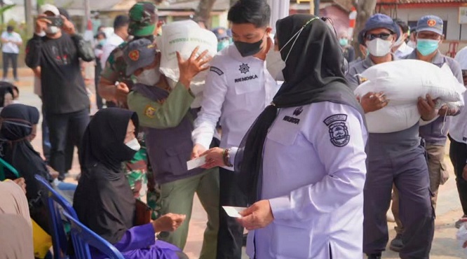 Wali Kota Bandar Lampung Saluran Bantuan Pangan, Bantu Penuhi Kebutuhan Pokok Warga