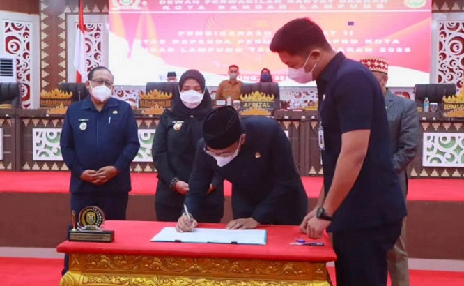 Wali Kota Hadiri Rapat Paripurna Raperda Perubahan APBD Kota Bandar Lampung