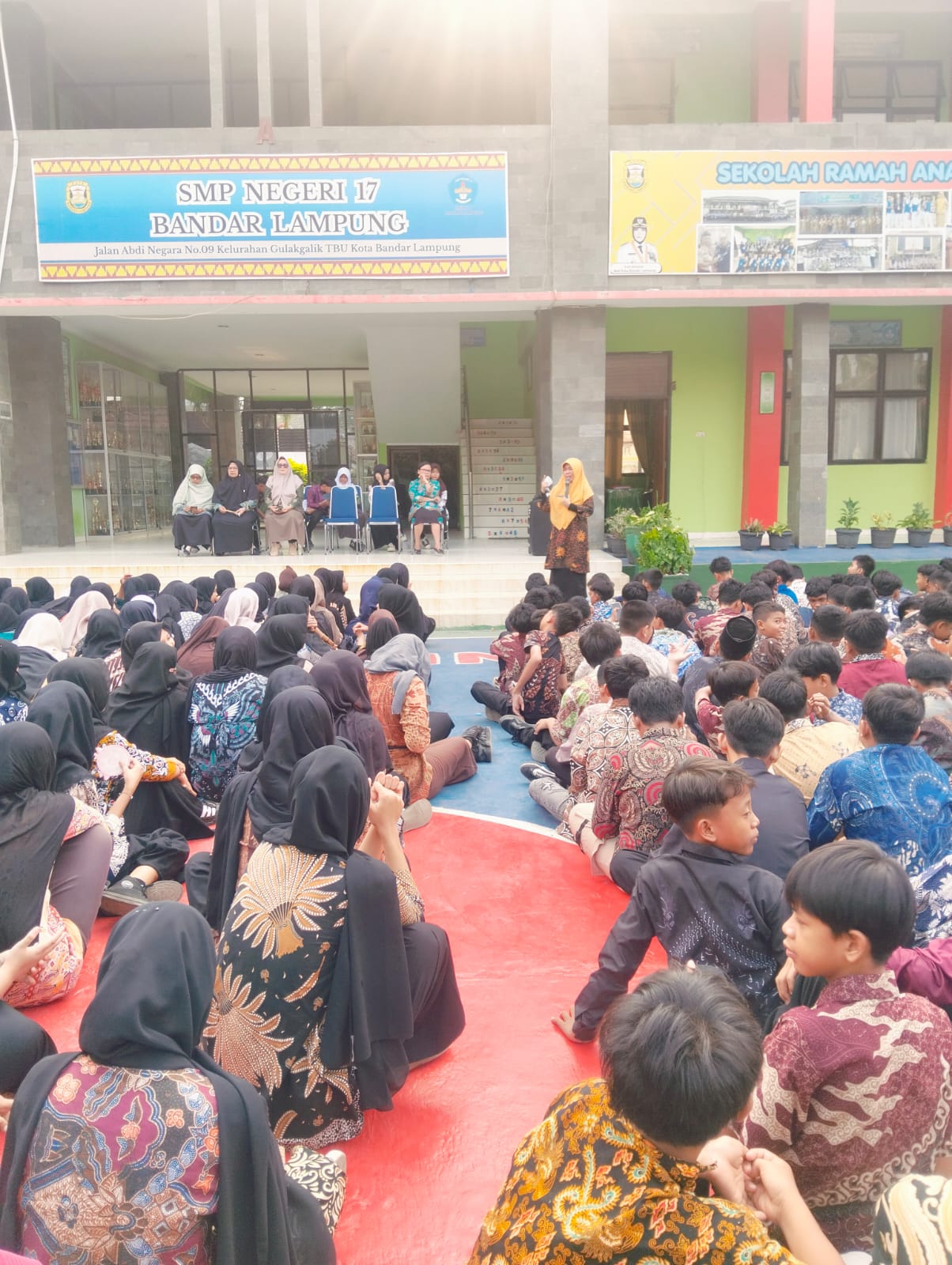 SMPN 17 Bandar Lampung di Bawah Kepemimpinan Jondri Haryadi Gaungkan Pelestarian Batik Kebanggaan RI
