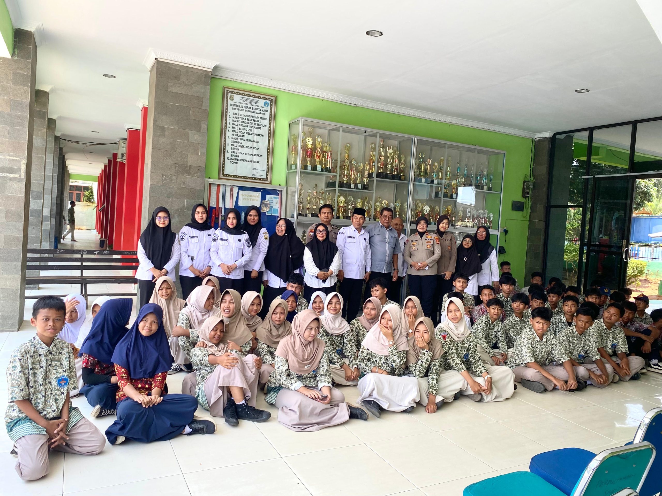 Gandeng Polisi, SMPN 17 Bandar Lampung di Bawah Kepemimpinan Jondri Haryadi Perkuat Karakter Siswa